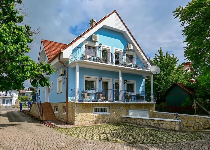 Kek Laguna Vendeghaz 4*