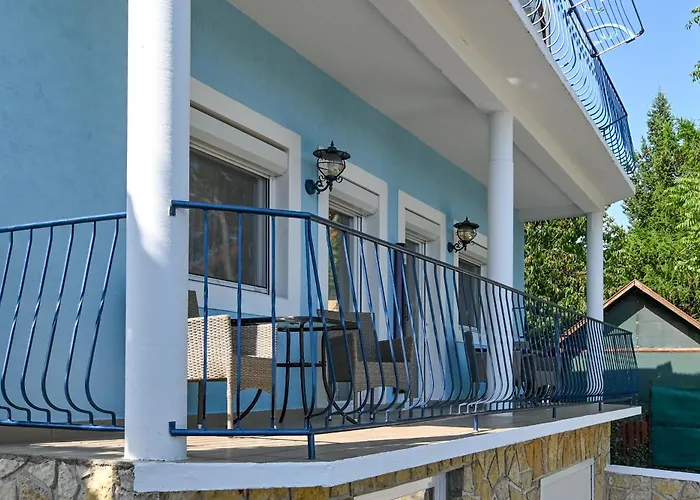 Kek Laguna Vendeghaz 4*