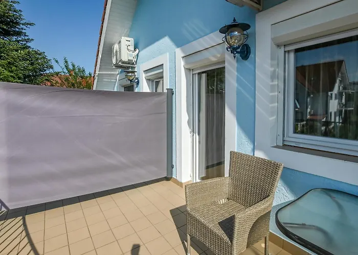 Kek Laguna Vendeghaz באלאטונפורד