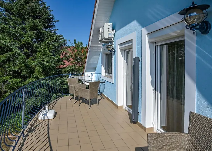 Kek Laguna Vendeghaz