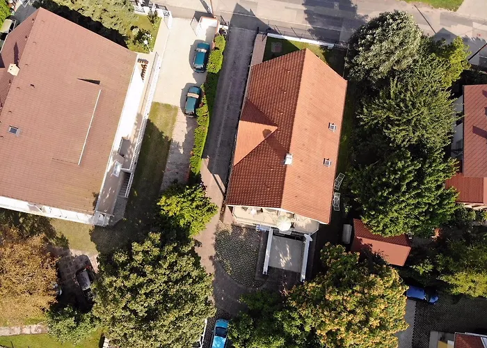 Kek Laguna Vendeghaz